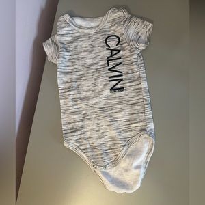 Baby boy Calvin Klein onesies size 6-9month